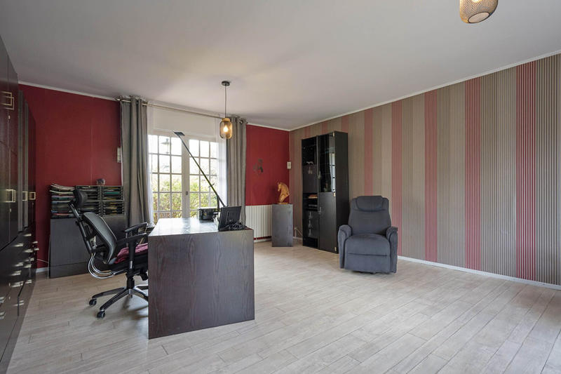 Maison - 267 m² - 7 pièces