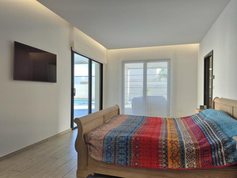 Maison - 232 m² - 6 pièces