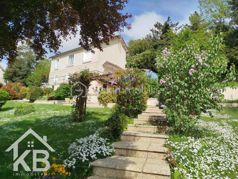 Maison - 99 m² - 4 pièces