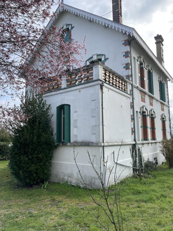 Maison traditionnelle - 153 m² - 7 pièces