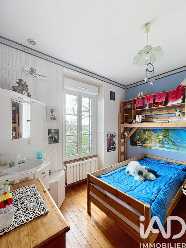 Maison - 235 m² - 7 pièces