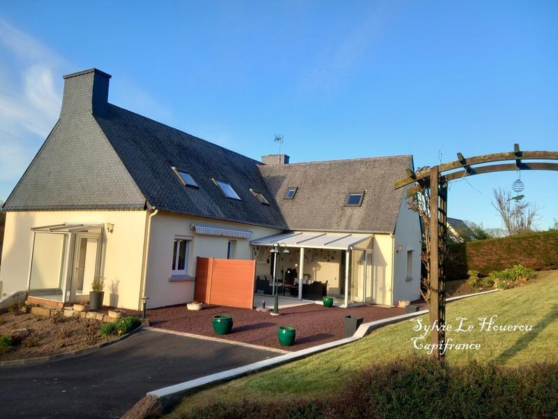 Maison - 187 m² - 11 pièces