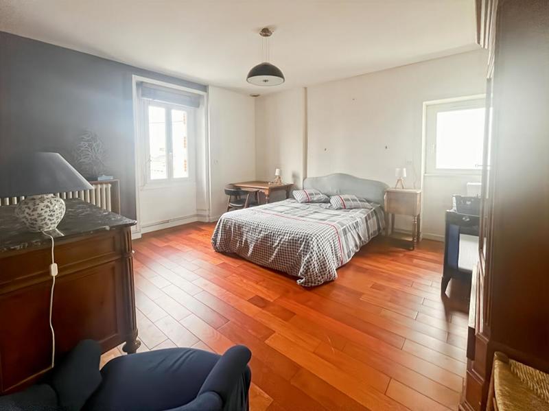 Maison - 178 m² - 7 pièces