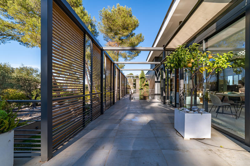 Maison - 365 m² - 8 pièces