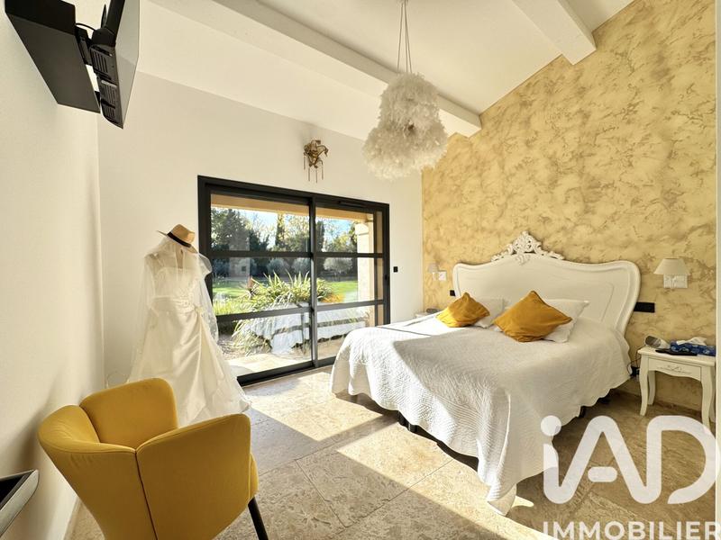 Maison - 205 m² - 6 pièces