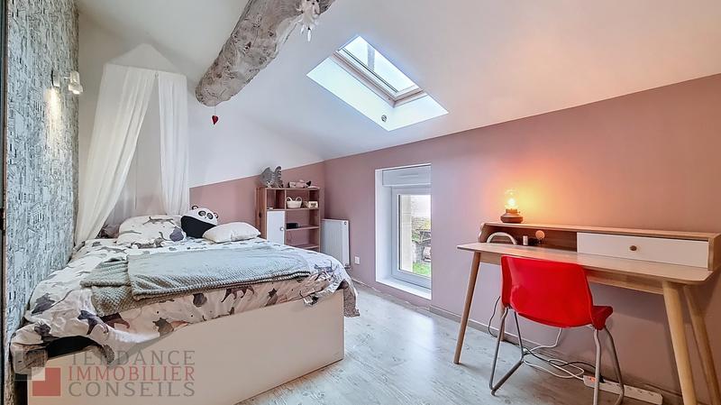 Maison - 220 m² - 9 pièces