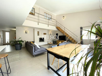 Maison - 137 m² - 4 pièces