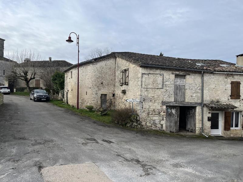 Maison de village - 140 m² - 2 pièces