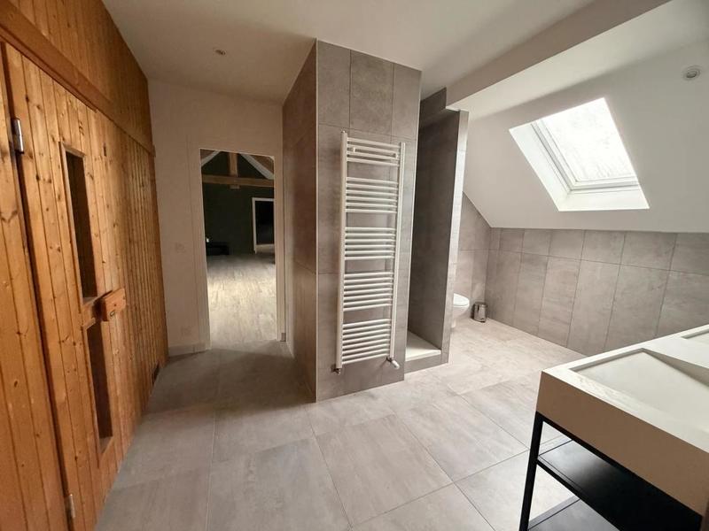 Moulin - 500 m² - 10 pièces