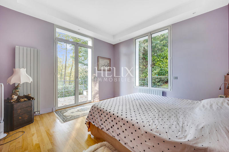 Maison - 410 m² - 10 pièces