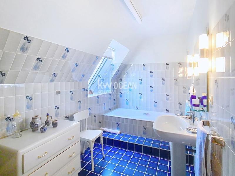 Villa - 273 m² - 9 pièces