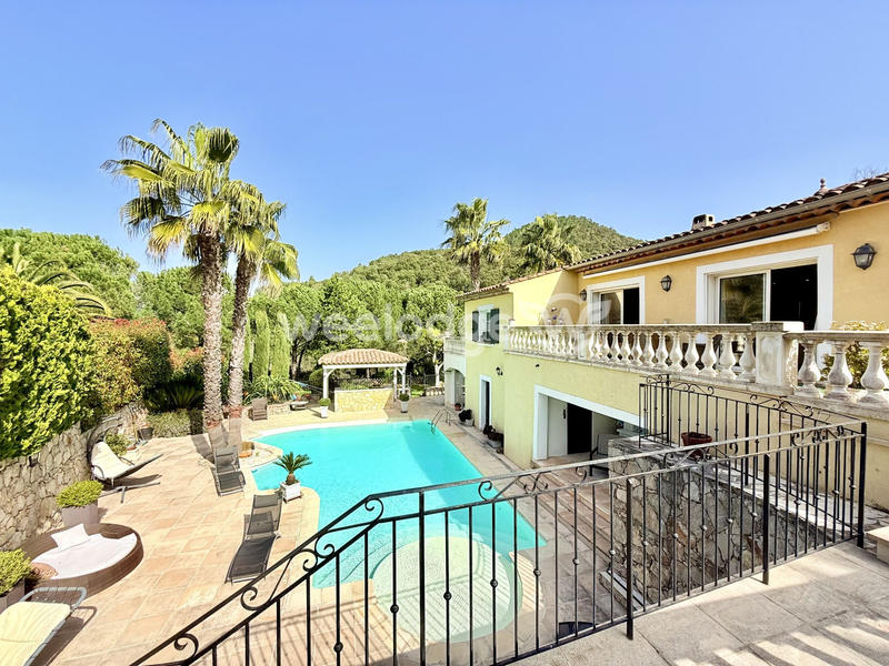 Villa - 205 m² - 7 pièces