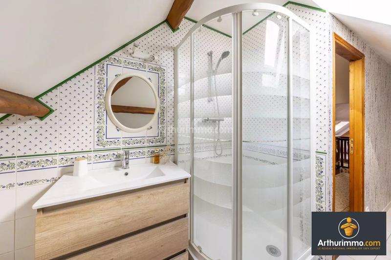 Maison - 232 m² - 8 pièces