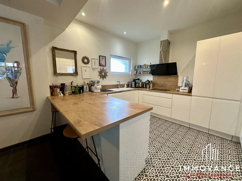 Villa - 225 m² - 8 pièces