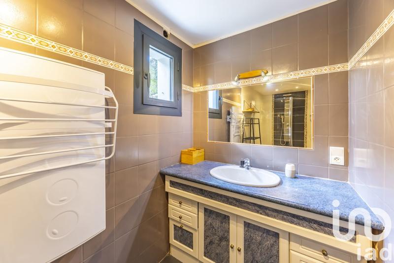 Maison - 240 m² - 5 pièces