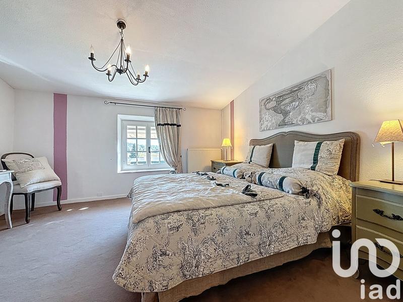 Maison - 350 m² - 12 pièces