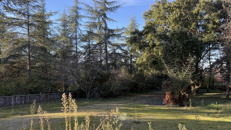 Maison - 300 m² - 7 pièces