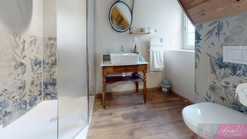 Local commercial - 180 m² - 6 pièces