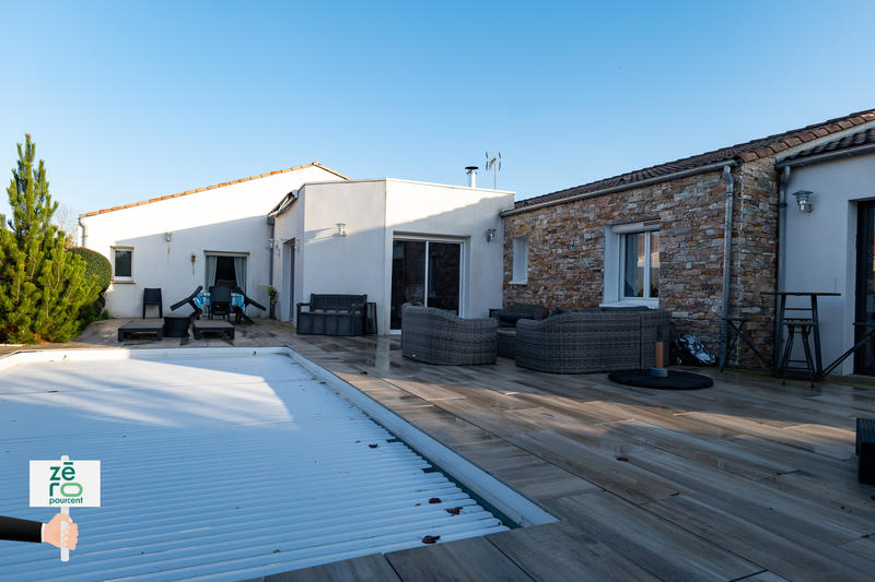 Maison - 174 m² - 8 pièces