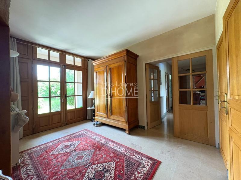 Maison - 250 m² - 8 pièces