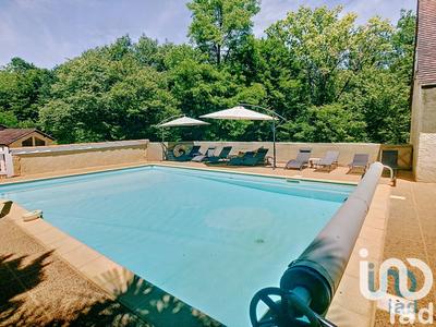 Maison - 325 m² - 14 pièces