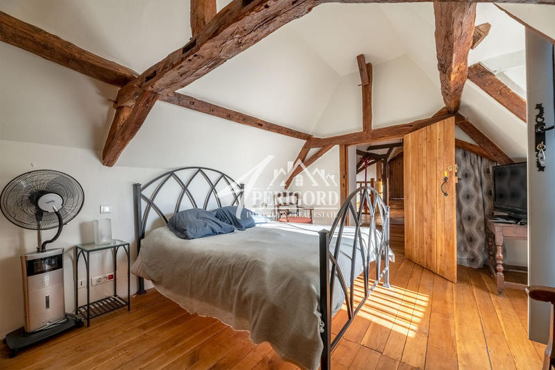 Maison ancienne - 245 m² - 8 pièces