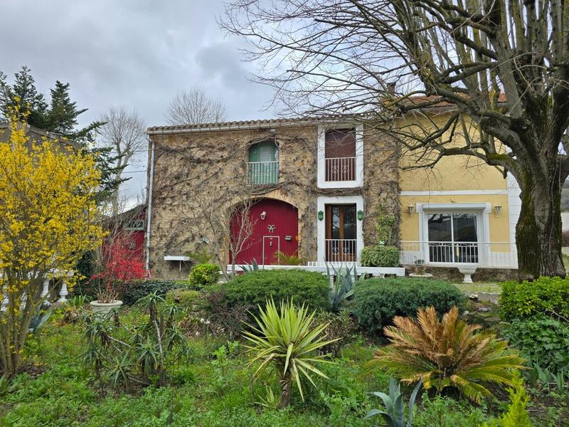Maison - 180 m² - 5 pièces