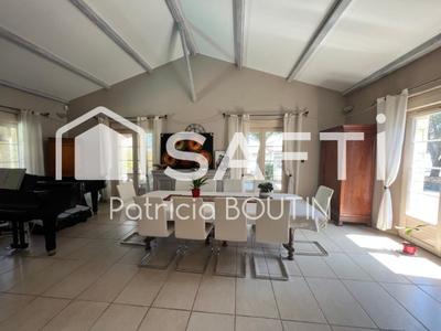 Maison - 470 m² - 12 pièces