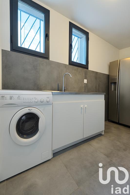 Maison - 212 m² - 5 pièces