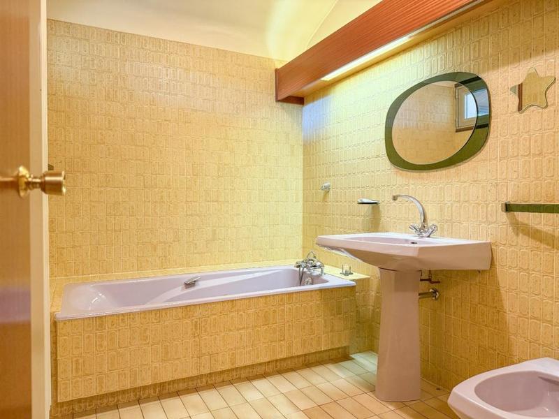 Propriété - 344 m² - 9 pièces