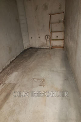 Parking / Garage - 15 m²