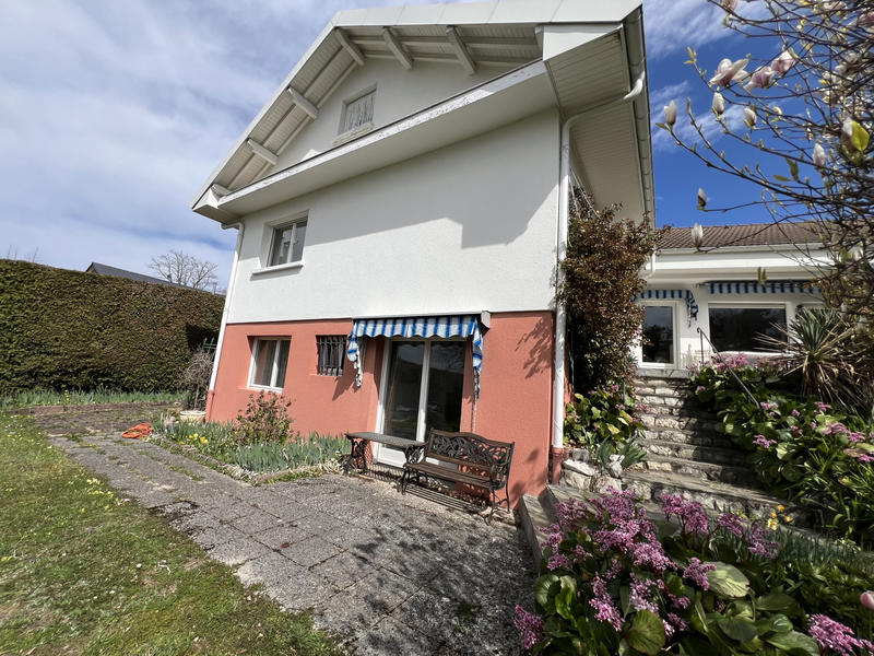 Maison - 268 m² - 6 pièces