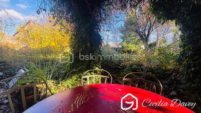 Propriété - 180 m² - 7 pièces