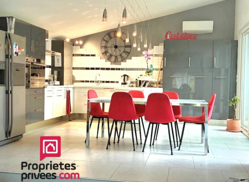 Maison - 180 m² - 8 pièces