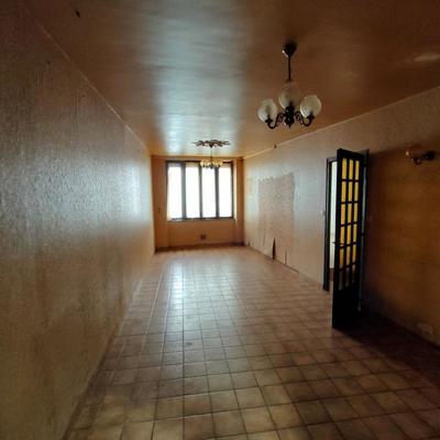 Maison - 96 m² - 6 pièces