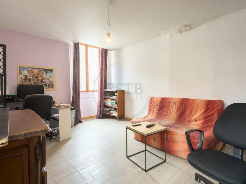 Maison - 180 m² - 6 pièces