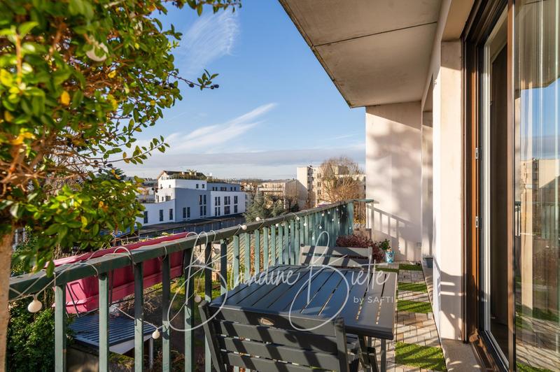 Appartement - 96 m² - 5 pièces