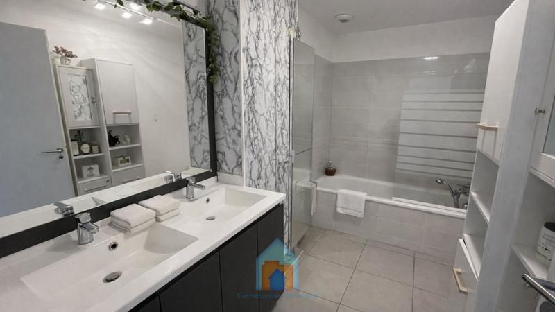 Appartement - 84 m² - 4 pièces