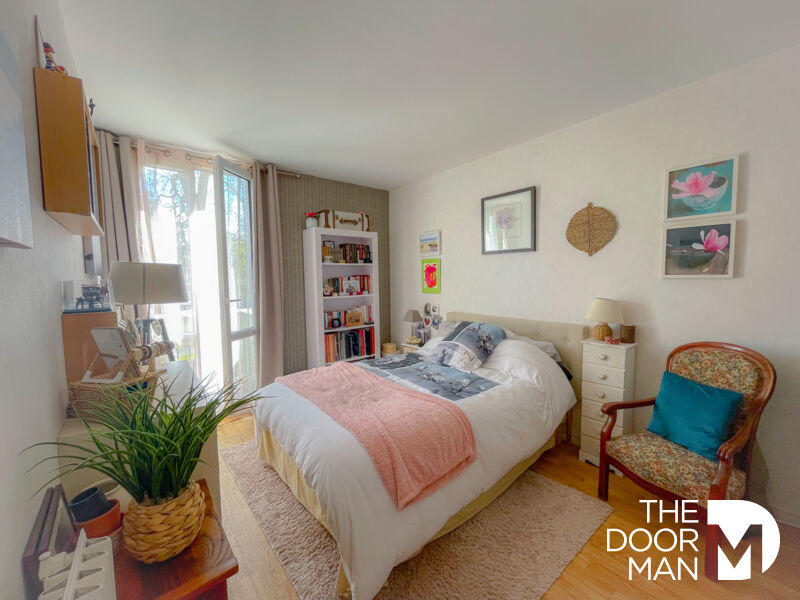 Appartement - 80 m² - 4 pièces