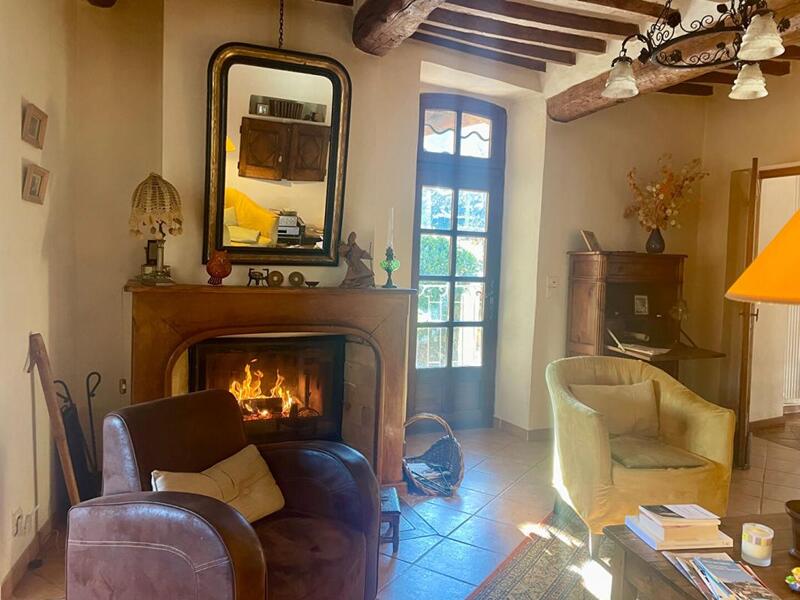 Propriété - 250 m² - 7 pièces