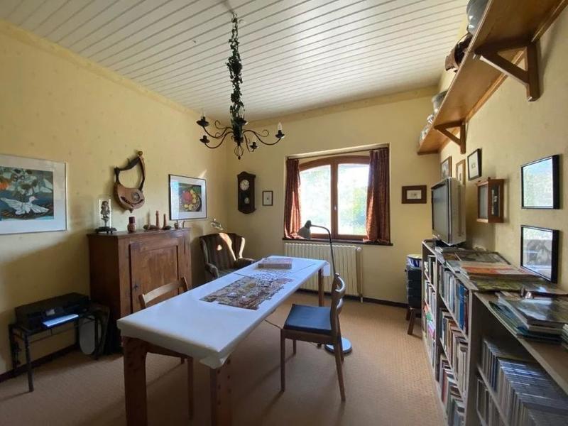 Propriété - 225 m² - 9 pièces