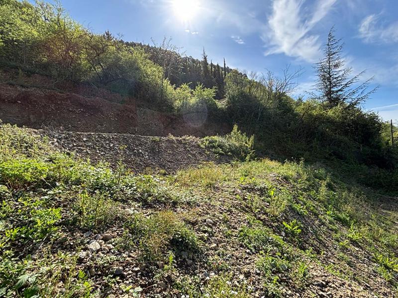 Terrain constructible - 1 642 m²