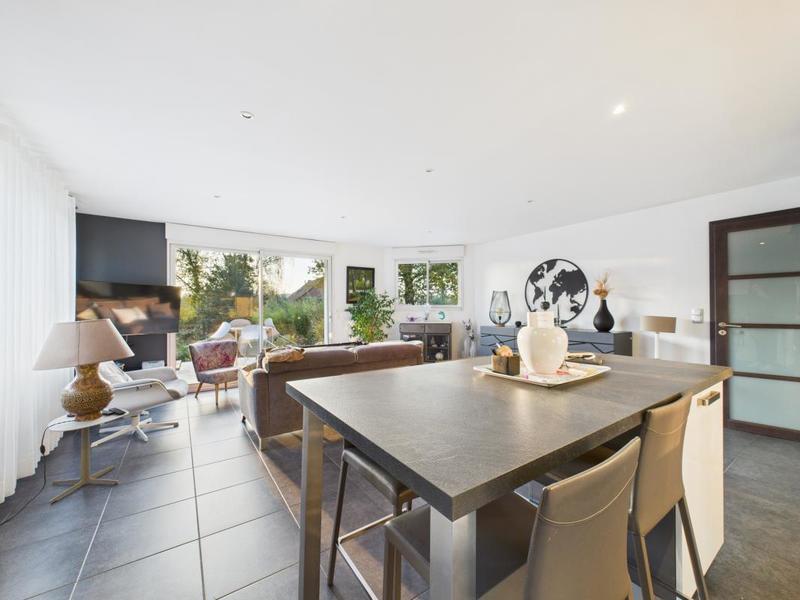 Maison - 215 m² - 7 pièces