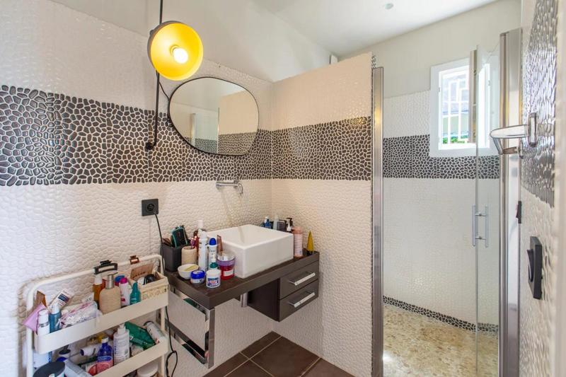 Villa - 180 m² - 6 pièces