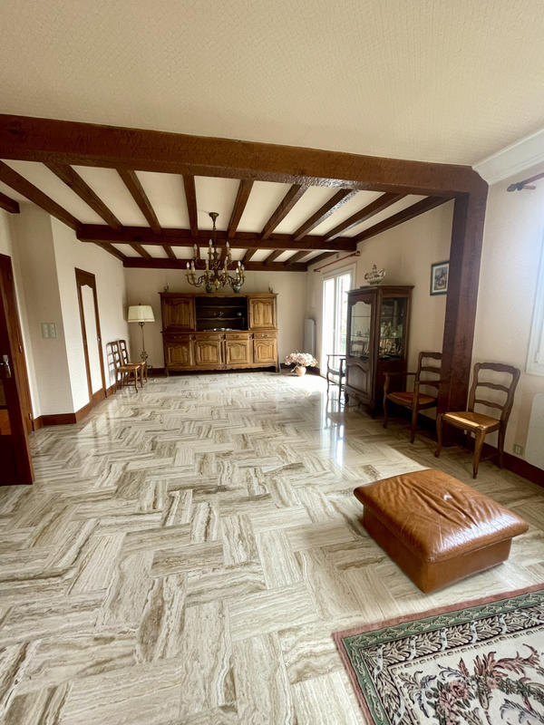 Maison - 214 m² - 5 pièces