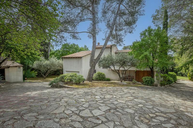 Maison - 182 m² - 5 pièces