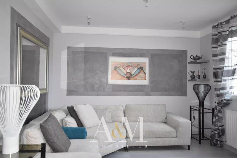 Maison - 220 m² - 7 pièces