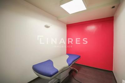 Local commercial - 125 m² - 6 pièces