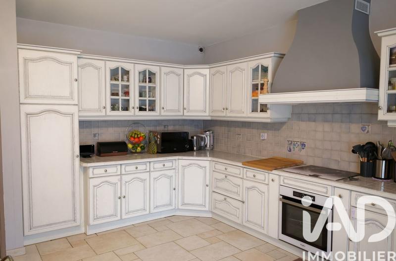 Maison - 202 m² - 9 pièces