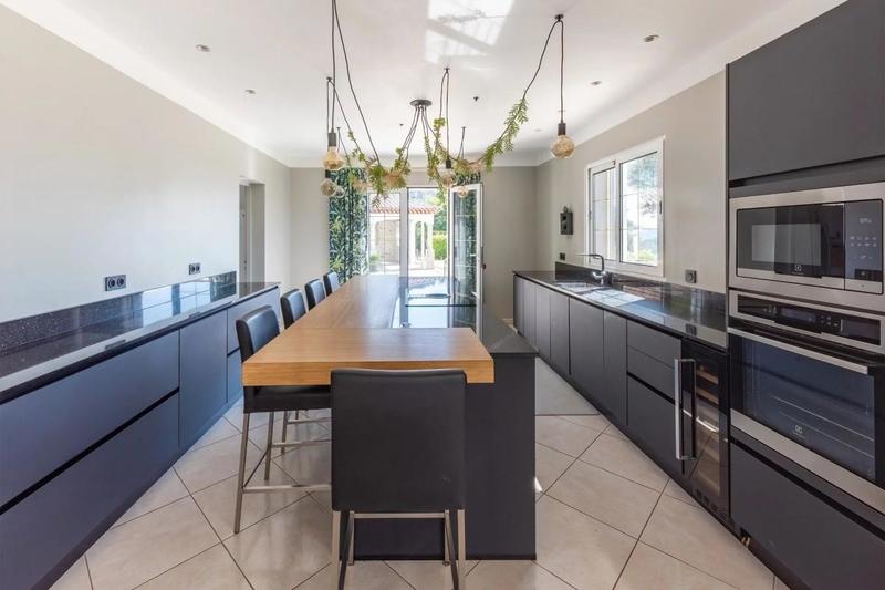 Villa - 188 m² - 7 pièces